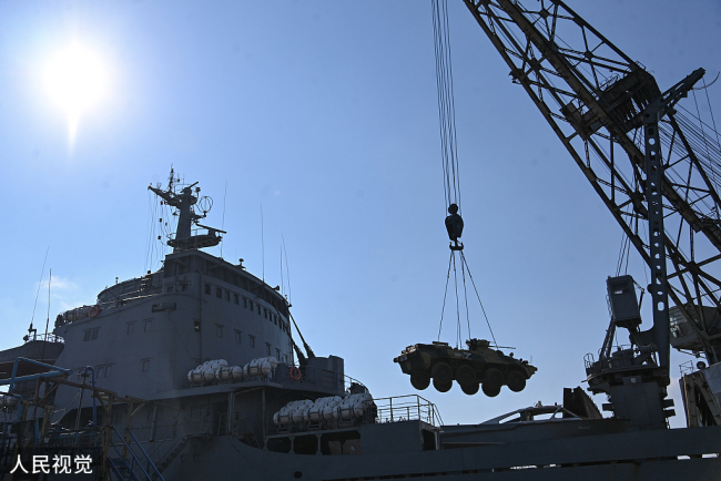 受乌克兰炮击威胁 超60艘外国船只滞留乌港口