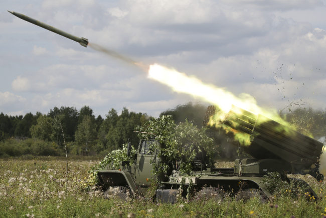 俄边境检查站遭乌克兰迫击炮袭击 俄部队开火反击